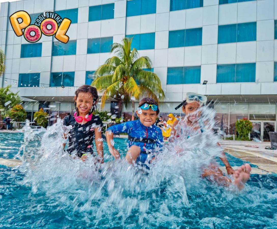 Novotel Balikpapan Εξωτερικό φωτογραφία